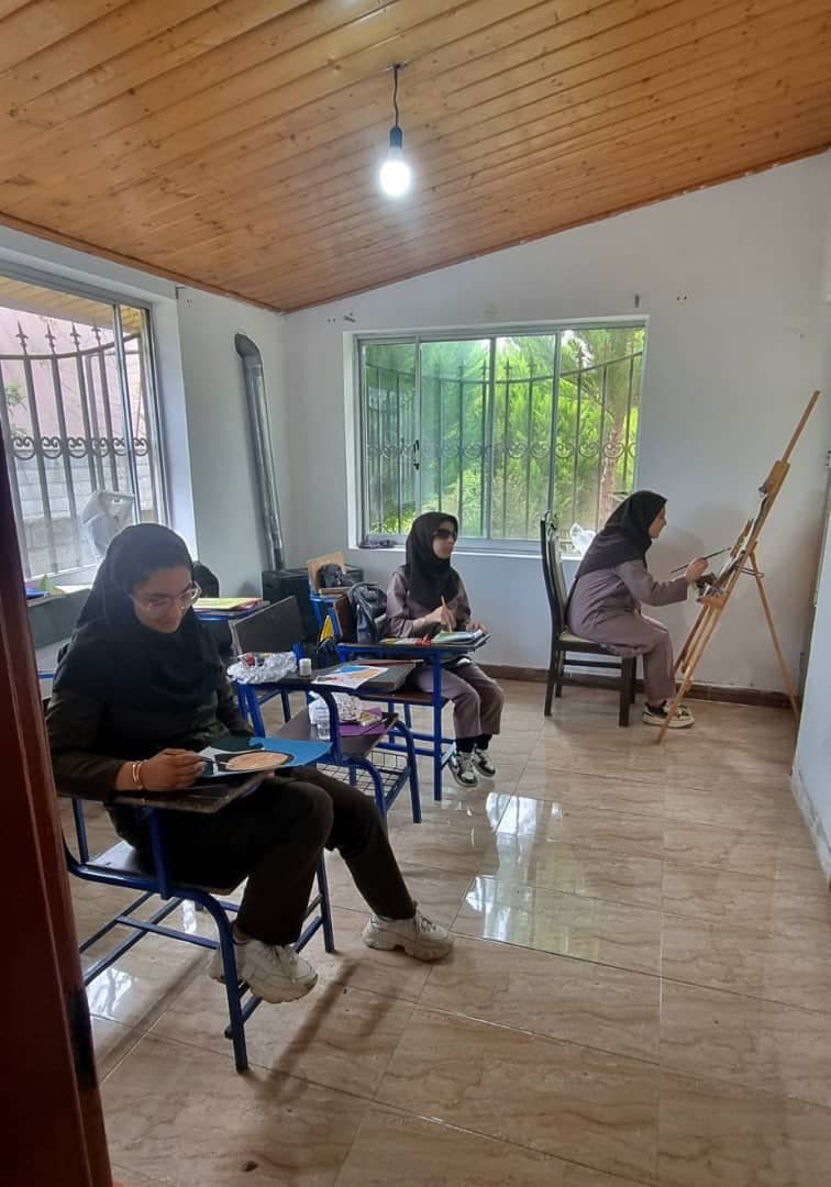 آموزش طراحی و رنگ وروغن در ساعت فوق برنامه